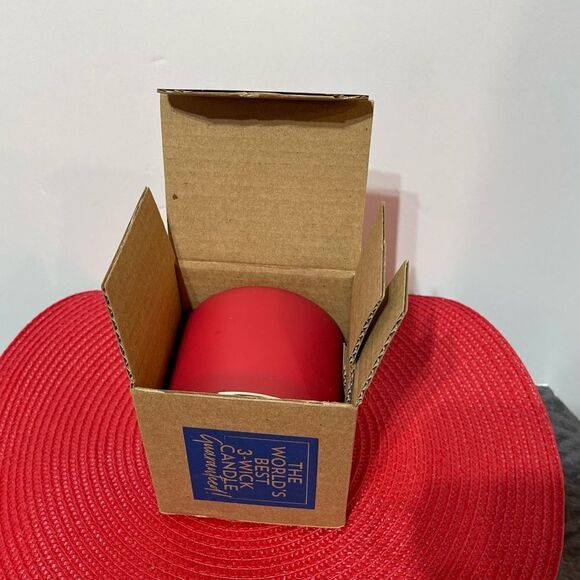 BBW Strawberry Pound Cake 3 Wick Candle NWT - Picture 4 of 4